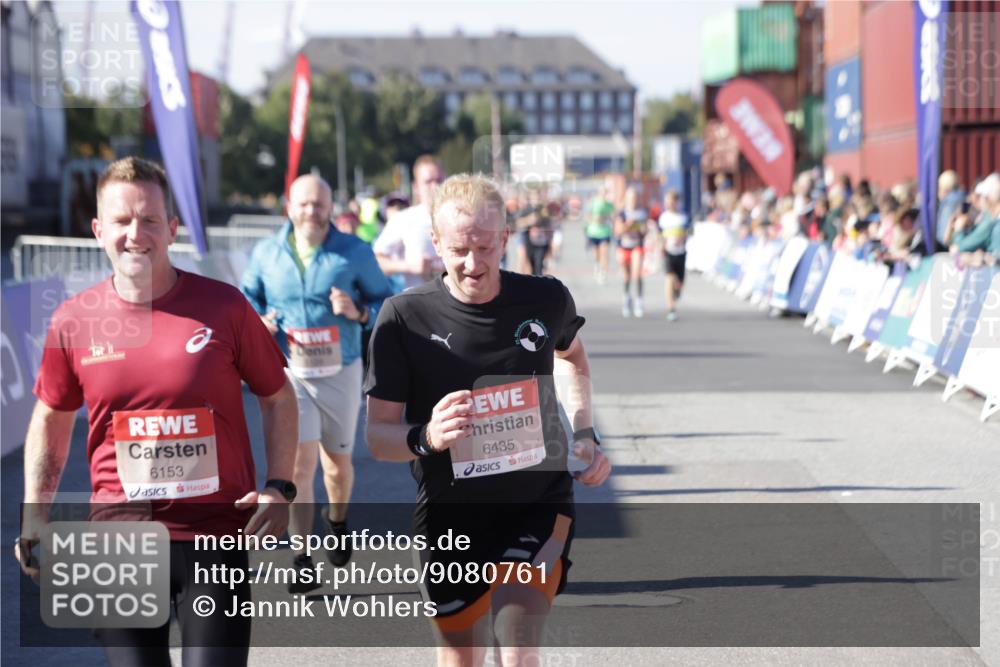03.10.2025 - Köhlbrandbrückenlauf Jannik Wohlers http://msf.ph/oto/9080761 03.10.2025 13:17:54 Ziel 4333, 4366, 4410, 4679, 4829, 5129, 5168, 5685, 5731, 5732, 5917, 6153, 6331, 6435, 6485, 6704 meine-sportfotos.de