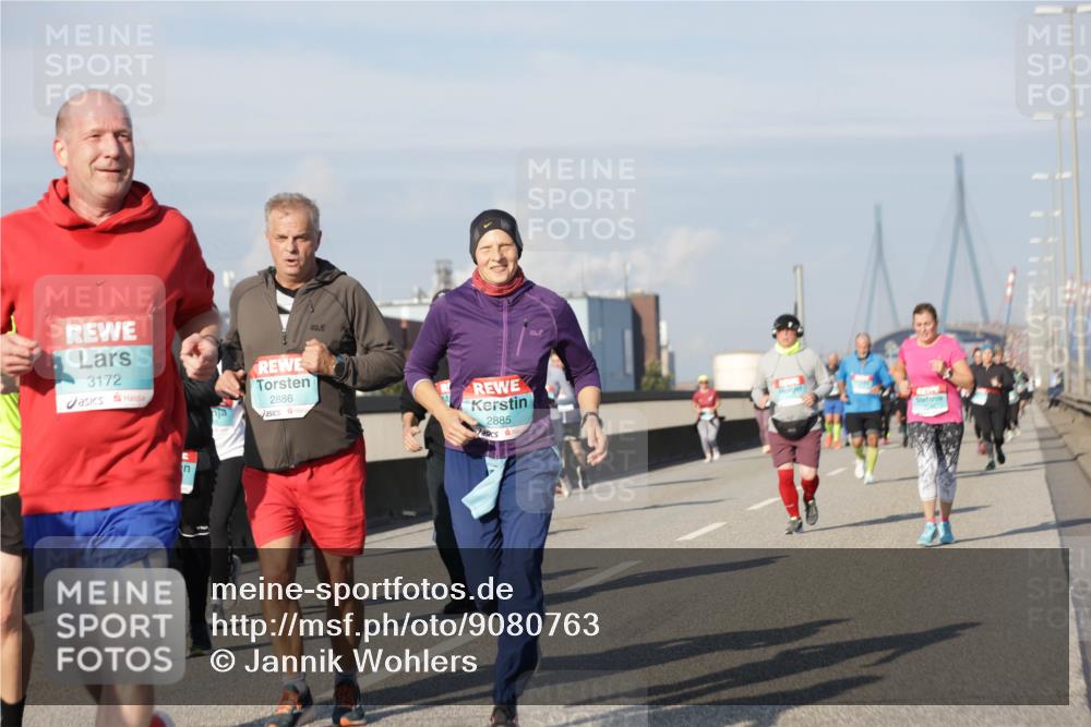 03.10.2025 - Köhlbrandbrückenlauf Jannik Wohlers http://msf.ph/oto/9080763 03.10.2025 10:02:05 Position 3 3172, 2886, 2885 meine-sportfotos.de
