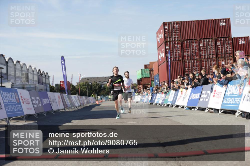 03.10.2025 - Köhlbrandbrückenlauf Jannik Wohlers http://msf.ph/oto/9080765 03.10.2025 12:50:05 Ziel 4035, 6086 meine-sportfotos.de