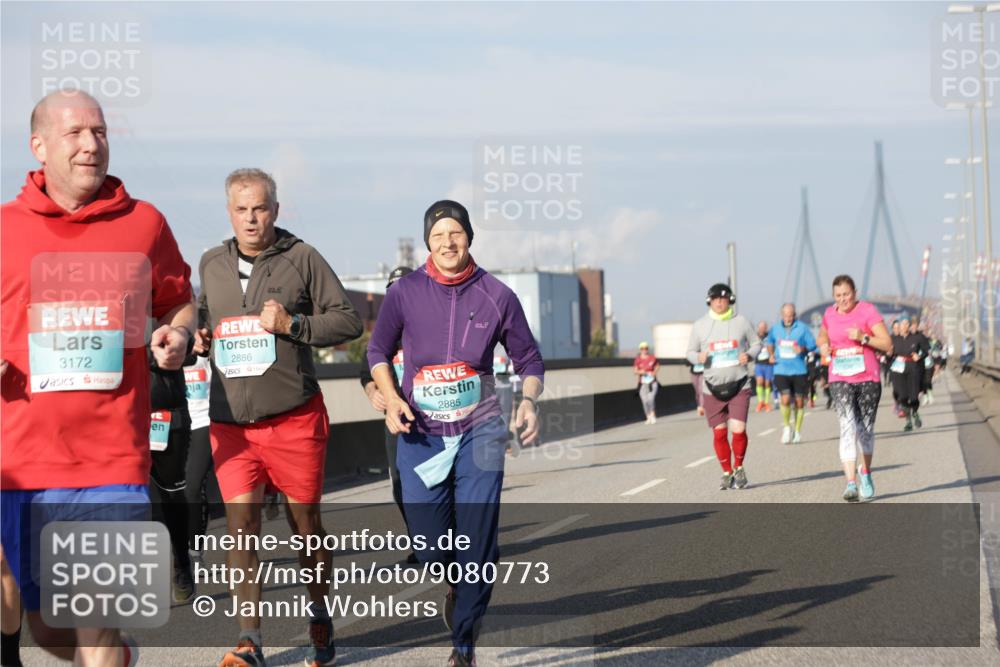 03.10.2025 - Köhlbrandbrückenlauf Jannik Wohlers http://msf.ph/oto/9080773 03.10.2025 10:02:05 Position 3 3172, 2886, 2885 meine-sportfotos.de
