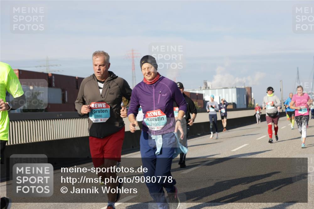 03.10.2025 - Köhlbrandbrückenlauf Jannik Wohlers http://msf.ph/oto/9080778 03.10.2025 10:02:06 Position 3 2886, 2885 meine-sportfotos.de