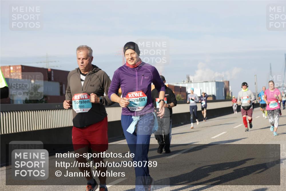 03.10.2025 - Köhlbrandbrückenlauf Jannik Wohlers http://msf.ph/oto/9080789 03.10.2025 10:02:06 Position 3 2886, 2885 meine-sportfotos.de