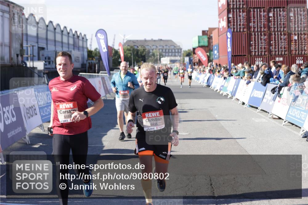 03.10.2025 - Köhlbrandbrückenlauf Jannik Wohlers http://msf.ph/oto/9080802 03.10.2025 13:17:55 Ziel 4333, 4366, 4679, 4682, 4829, 5129, 5168, 5685, 5731, 5732, 5917, 6153, 6435, 6485, 6704 meine-sportfotos.de