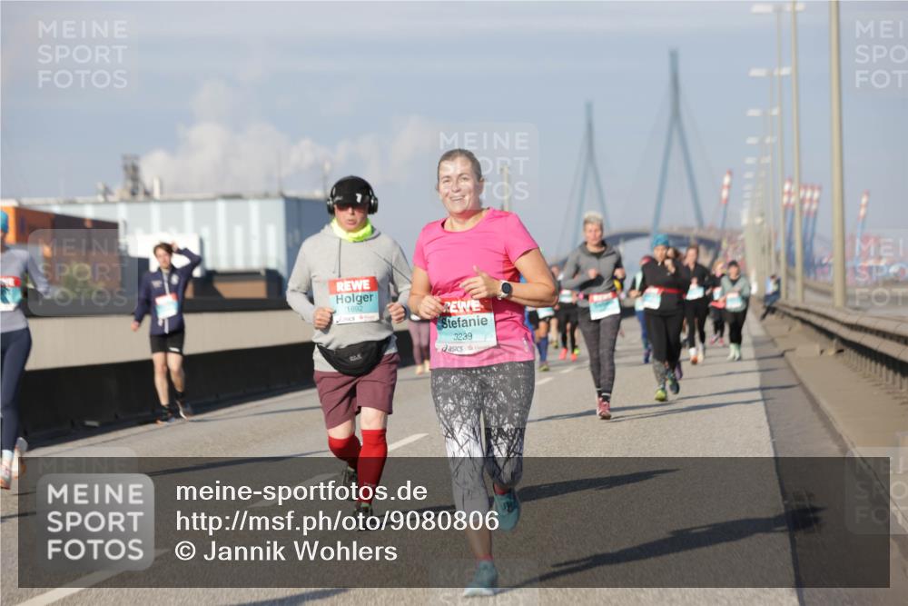 03.10.2025 - Köhlbrandbrückenlauf Jannik Wohlers http://msf.ph/oto/9080806 03.10.2025 10:02:08 Position 3 1692, 3239 meine-sportfotos.de