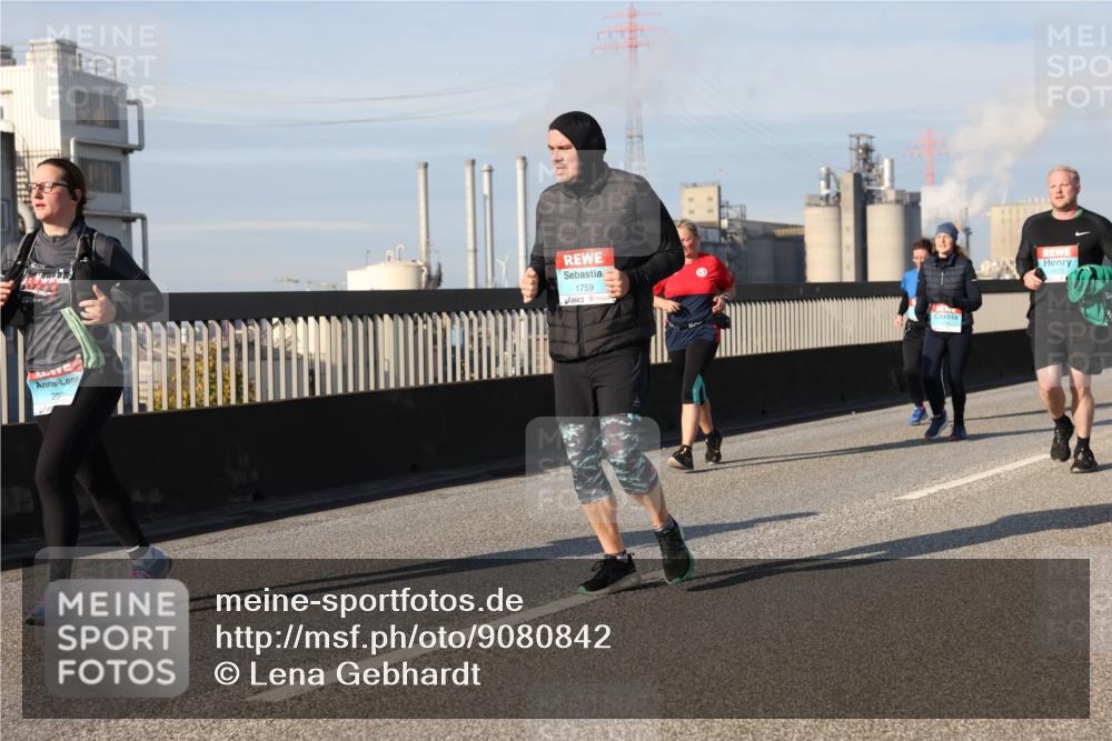 03.10.2025 - Köhlbrandbrückenlauf Lena Gebhardt http://msf.ph/oto/9080842 03.10.2025 10:04:00 Position 2 200, 1759, 2873 meine-sportfotos.de