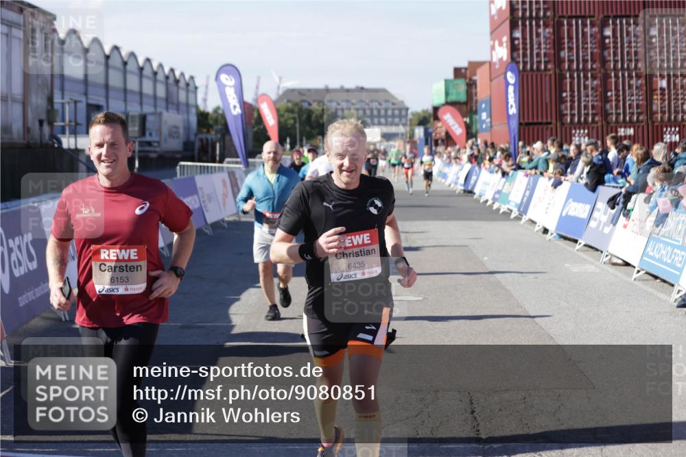 03.10.2025 - Köhlbrandbrückenlauf Jannik Wohlers http://msf.ph/oto/9080851 03.10.2025 13:17:55 Ziel 4333, 4366, 4679, 4682, 4829, 5129, 5168, 5685, 5731, 5732, 5917, 6153, 6435, 6485, 6704 meine-sportfotos.de