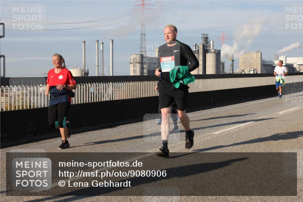 03.10.2025 - Köhlbrandbrückenlauf Lena Gebhardt http://msf.ph/oto/9080906 03.10.2025 10:04:02 Position 2  meine-sportfotos.de