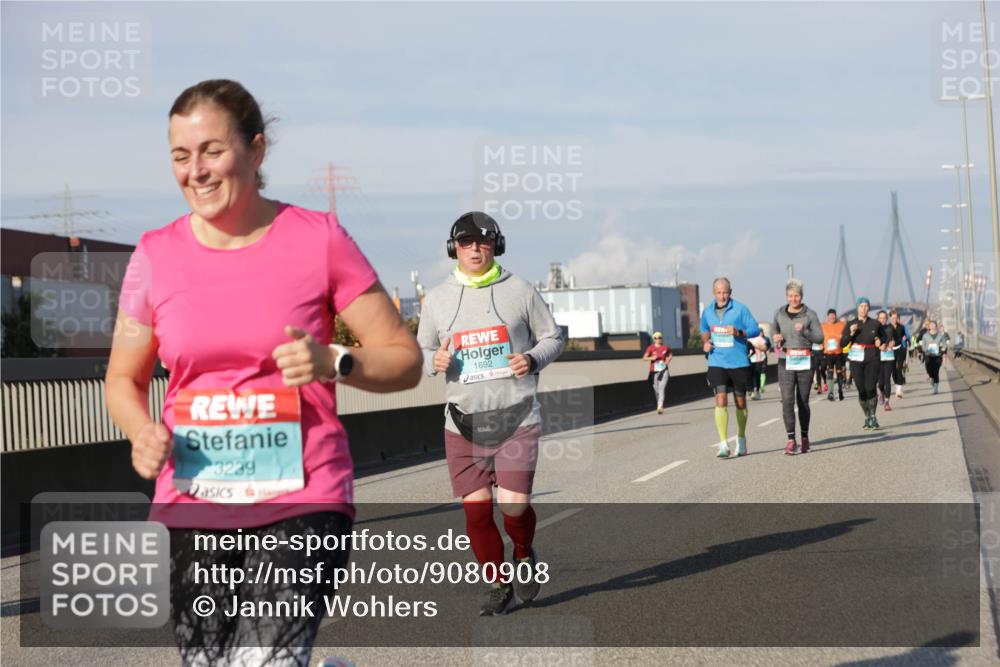 03.10.2025 - Köhlbrandbrückenlauf Jannik Wohlers http://msf.ph/oto/9080908 03.10.2025 10:02:10 Position 3 3239, 1692 meine-sportfotos.de