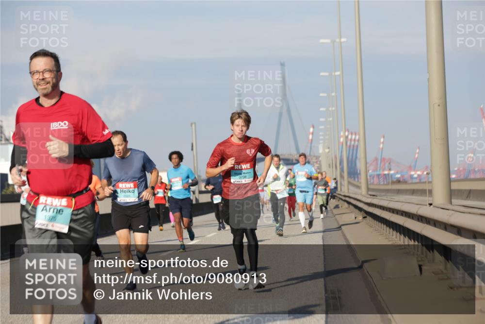 03.10.2025 - Köhlbrandbrückenlauf Jannik Wohlers http://msf.ph/oto/9080913 03.10.2025 09:54:23 Position 3 1375, 2026, 3738 meine-sportfotos.de