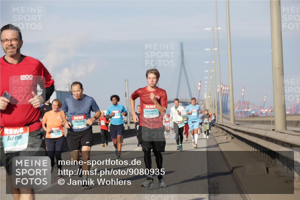 03.10.2025 - Köhlbrandbrückenlauf Jannik Wohlers http://msf.ph/oto/9080935 03.10.2025 09:54:24 Position 3 3738, 137, 2026 meine-sportfotos.de