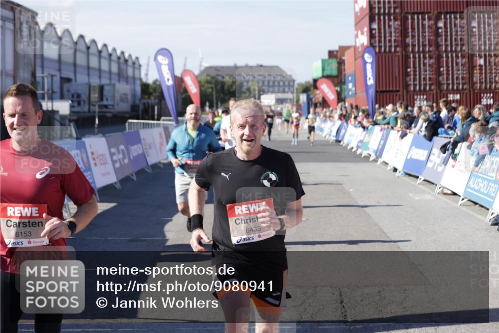03.10.2025 - Köhlbrandbrückenlauf Jannik Wohlers http://msf.ph/oto/9080941 03.10.2025 13:17:56 Ziel 4333, 4366, 4679, 4682, 4829, 5129, 5168, 5685, 5731, 5732, 5917, 6153, 6435, 6485 meine-sportfotos.de