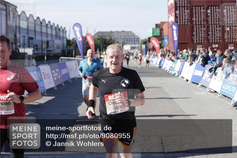 03.10.2025 - Köhlbrandbrückenlauf Jannik Wohlers http://msf.ph/oto/9080955 03.10.2025 13:17:56 Ziel 4333, 4366, 4679, 4682, 4829, 5129, 5168, 5685, 5731, 5732, 5917, 6153, 6435, 6485 meine-sportfotos.de