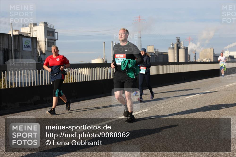 03.10.2025 - Köhlbrandbrückenlauf Lena Gebhardt http://msf.ph/oto/9080962 03.10.2025 10:04:02 Position 2 2873 meine-sportfotos.de