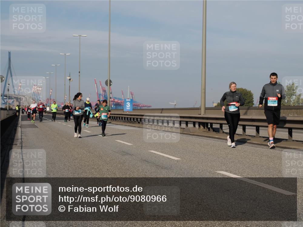 03.10.2025 - Köhlbrandbrückenlauf Fabian Wolf http://msf.ph/oto/9080966 03.10.2025 10:17:46 Position 3 3 meine-sportfotos.de