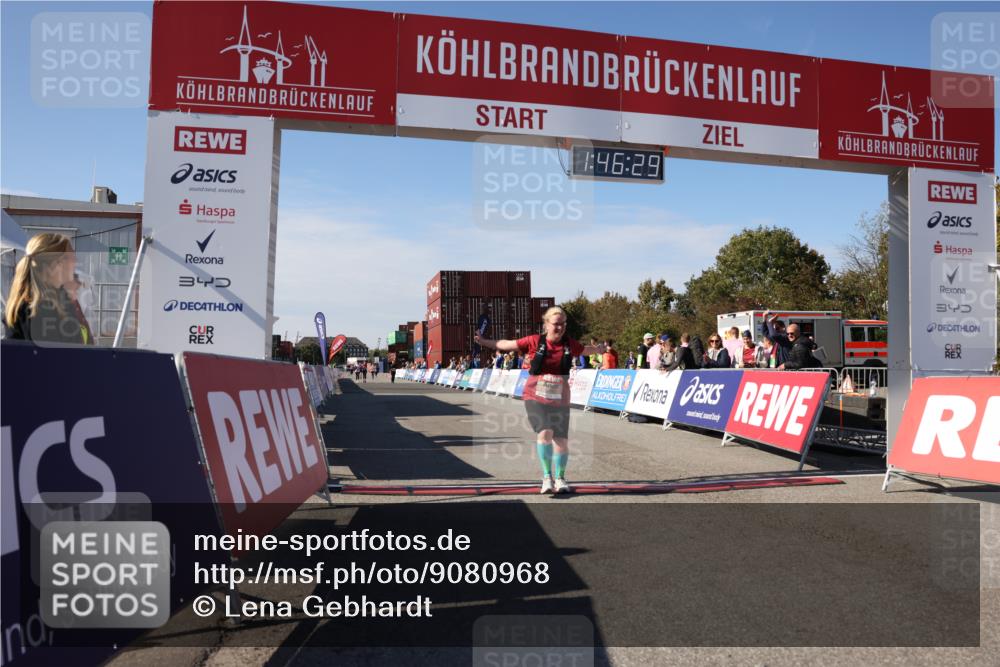 03.10.2025 - Köhlbrandbrückenlauf Lena Gebhardt http://msf.ph/oto/9080968 03.10.2025 13:46:29 Ziel 5900 meine-sportfotos.de