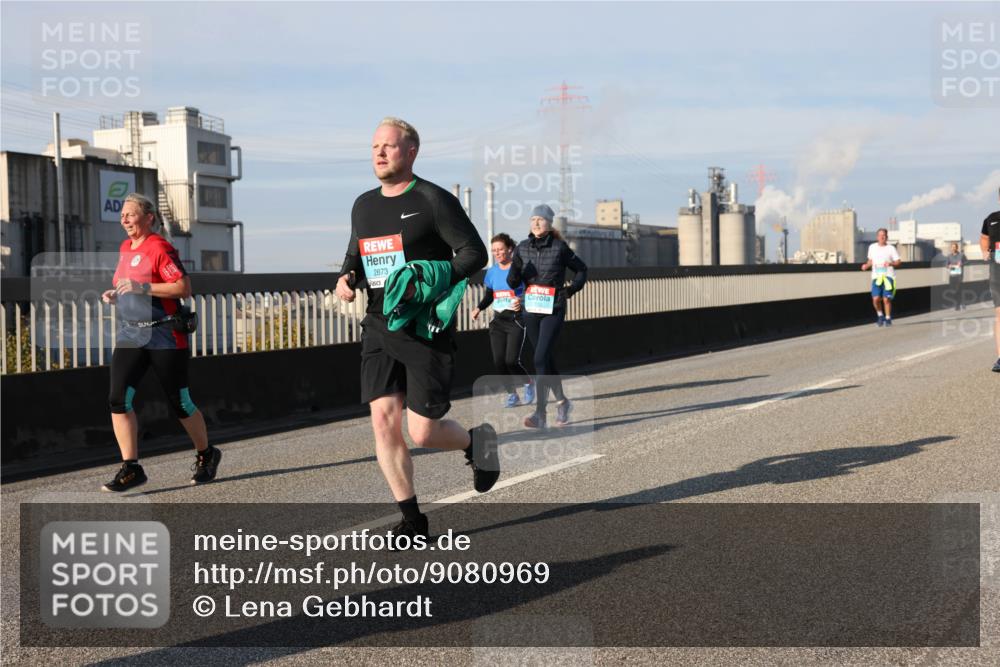 03.10.2025 - Köhlbrandbrückenlauf Lena Gebhardt http://msf.ph/oto/9080969 03.10.2025 10:04:03 Position 2 2873 meine-sportfotos.de