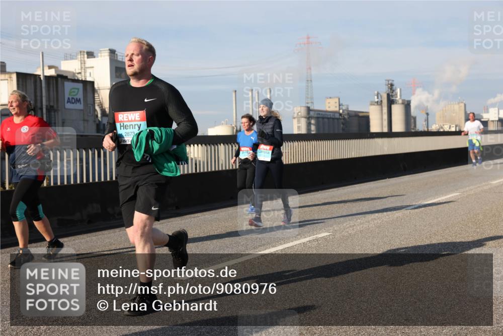 03.10.2025 - Köhlbrandbrückenlauf Lena Gebhardt http://msf.ph/oto/9080976 03.10.2025 10:04:03 Position 2 1, 2873 meine-sportfotos.de