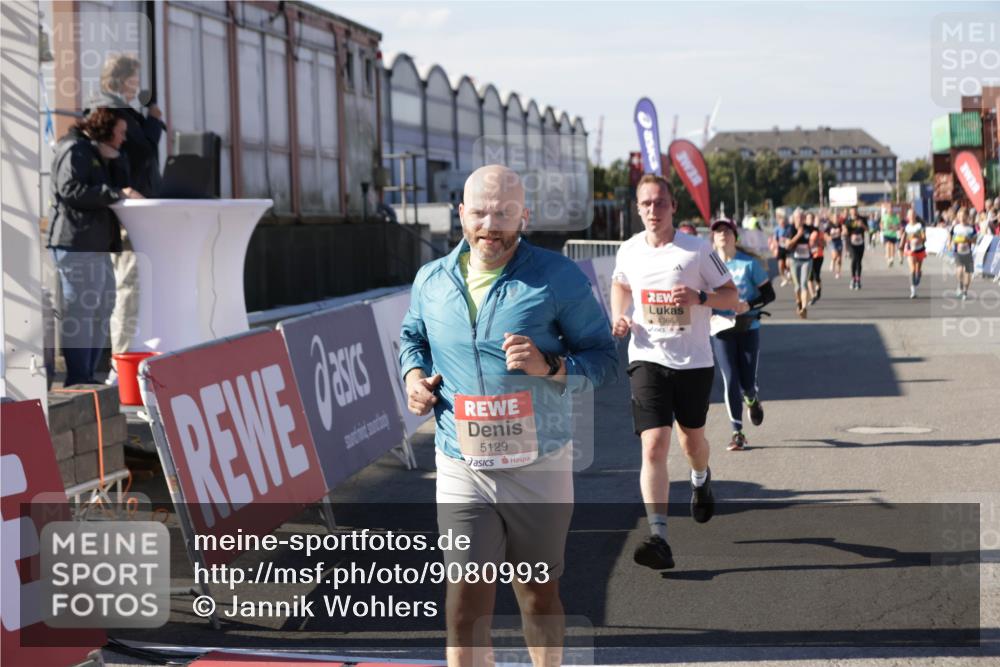 03.10.2025 - Köhlbrandbrückenlauf Jannik Wohlers http://msf.ph/oto/9080993 03.10.2025 13:17:58 Ziel 4333, 4366, 4682, 4829, 4950, 5129, 5168, 5685, 5917, 6153, 6435, 6485, 6633, 6634 meine-sportfotos.de