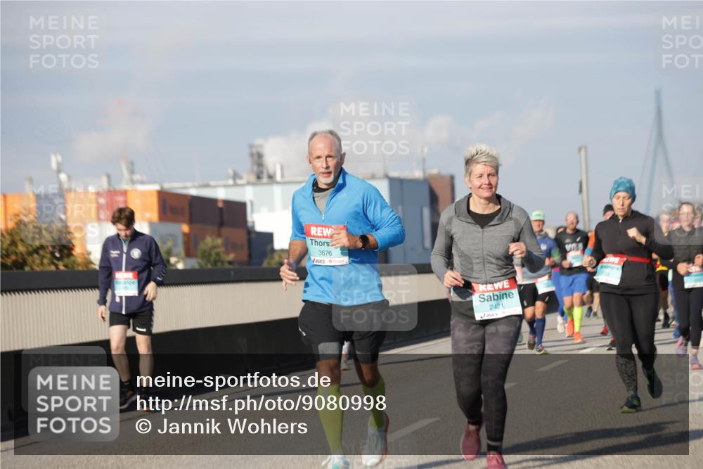 03.10.2025 - Köhlbrandbrückenlauf Jannik Wohlers http://msf.ph/oto/9080998 03.10.2025 10:02:12 Position 3 3676, 2421 meine-sportfotos.de