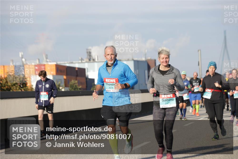 03.10.2025 - Köhlbrandbrückenlauf Jannik Wohlers http://msf.ph/oto/9081007 03.10.2025 10:02:12 Position 3 3676, 2421 meine-sportfotos.de