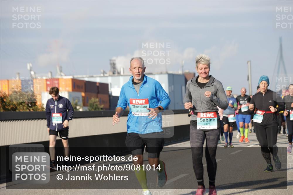 03.10.2025 - Köhlbrandbrückenlauf Jannik Wohlers http://msf.ph/oto/9081014 03.10.2025 10:02:12 Position 3 3676, 2421 meine-sportfotos.de