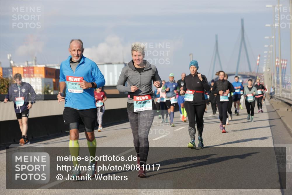 03.10.2025 - Köhlbrandbrückenlauf Jannik Wohlers http://msf.ph/oto/9081017 03.10.2025 10:02:13 Position 3 3676, 2421, 1538 meine-sportfotos.de