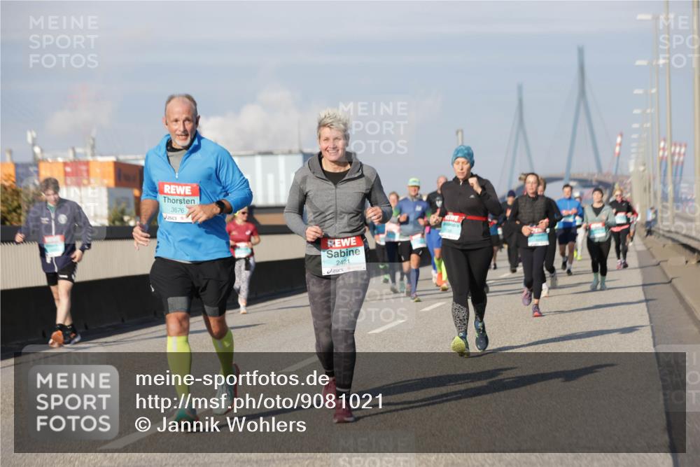 03.10.2025 - Köhlbrandbrückenlauf Jannik Wohlers http://msf.ph/oto/9081021 03.10.2025 10:02:13 Position 3 3676, 2421, 1538 meine-sportfotos.de