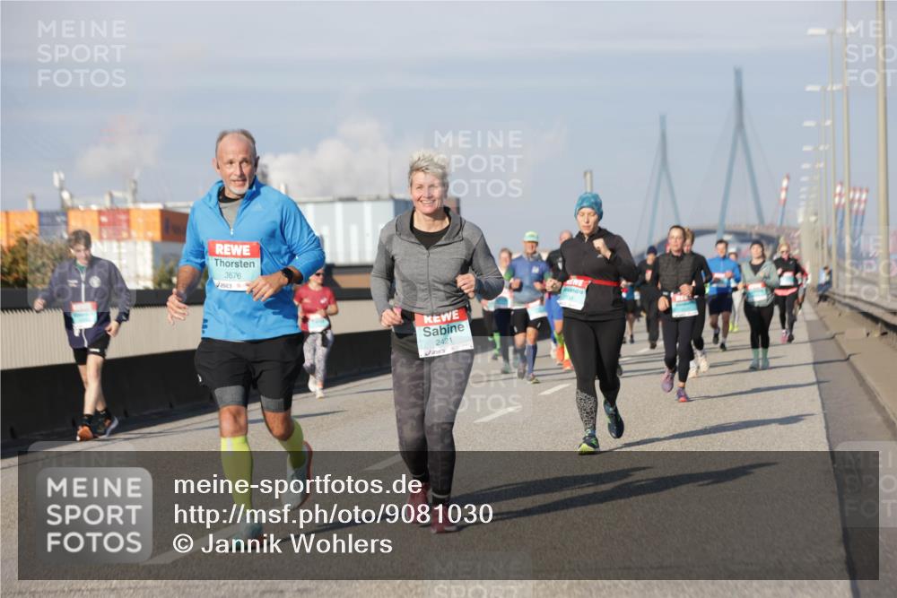 03.10.2025 - Köhlbrandbrückenlauf Jannik Wohlers http://msf.ph/oto/9081030 03.10.2025 10:02:13 Position 3 3676, 2421, 1538 meine-sportfotos.de