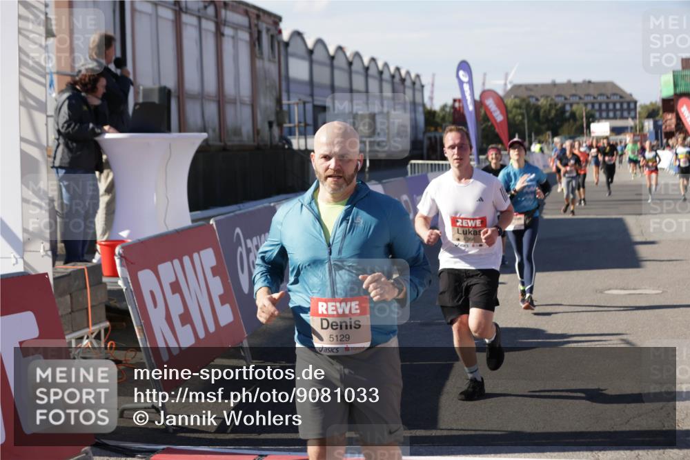03.10.2025 - Köhlbrandbrückenlauf Jannik Wohlers http://msf.ph/oto/9081033 03.10.2025 13:17:58 Ziel 4333, 4366, 4682, 4829, 4950, 5129, 5168, 5685, 5917, 6153, 6435, 6485, 6633, 6634 meine-sportfotos.de