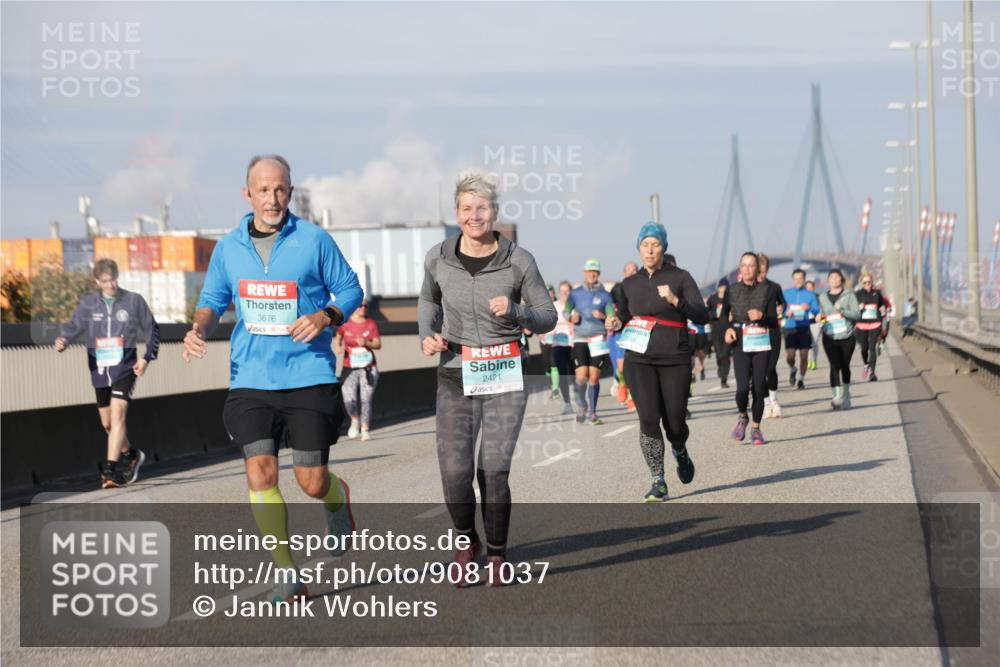 03.10.2025 - Köhlbrandbrückenlauf Jannik Wohlers http://msf.ph/oto/9081037 03.10.2025 10:02:13 Position 3 3676, 2421 meine-sportfotos.de