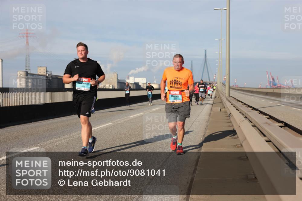 03.10.2025 - Köhlbrandbrückenlauf Lena Gebhardt http://msf.ph/oto/9081041 03.10.2025 10:04:06 Position 2 1855, 12, 1853 meine-sportfotos.de