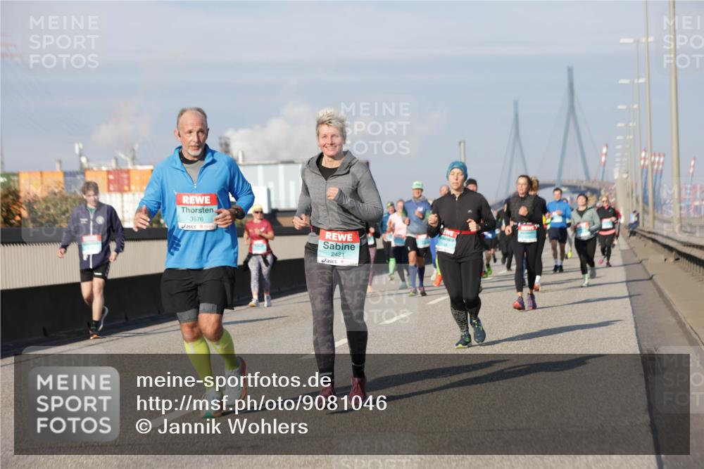 03.10.2025 - Köhlbrandbrückenlauf Jannik Wohlers http://msf.ph/oto/9081046 03.10.2025 10:02:13 Position 3 3676, 2421 meine-sportfotos.de