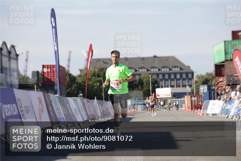 03.10.2025 - Köhlbrandbrückenlauf Jannik Wohlers http://msf.ph/oto/9081072 03.10.2025 12:50:35 Ziel 6248 meine-sportfotos.de