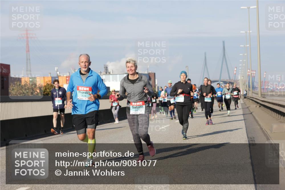 03.10.2025 - Köhlbrandbrückenlauf Jannik Wohlers http://msf.ph/oto/9081077 03.10.2025 10:02:13 Position 3 3676, 2421 meine-sportfotos.de