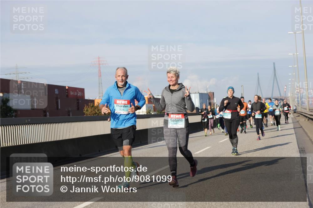 03.10.2025 - Köhlbrandbrückenlauf Jannik Wohlers http://msf.ph/oto/9081099 03.10.2025 10:02:14 Position 3 3676, 2421 meine-sportfotos.de