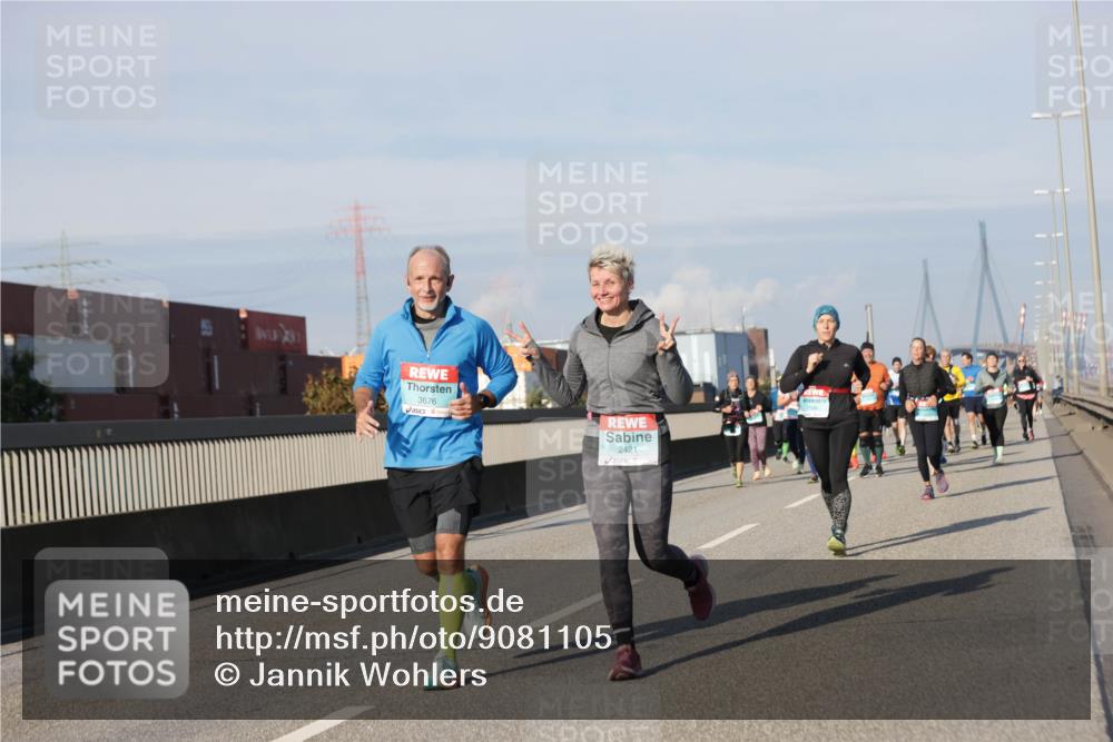 03.10.2025 - Köhlbrandbrückenlauf Jannik Wohlers http://msf.ph/oto/9081105 03.10.2025 10:02:14 Position 3 3676, 2421 meine-sportfotos.de
