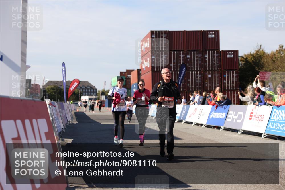 03.10.2025 - Köhlbrandbrückenlauf Lena Gebhardt http://msf.ph/oto/9081110 03.10.2025 13:46:47 Ziel 5275, 5388, 5759 meine-sportfotos.de