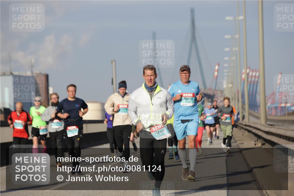 03.10.2025 - Köhlbrandbrückenlauf Jannik Wohlers http://msf.ph/oto/9081124 03.10.2025 09:54:29 Position 3 1286, 1367 meine-sportfotos.de