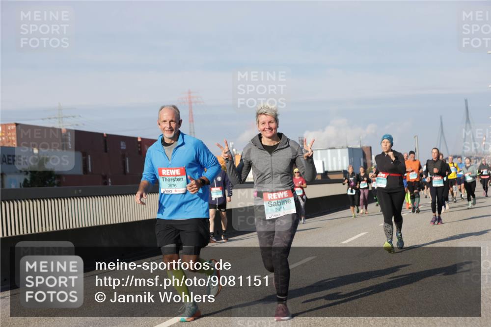 03.10.2025 - Köhlbrandbrückenlauf Jannik Wohlers http://msf.ph/oto/9081151 03.10.2025 10:02:15 Position 3 3676, 2421 meine-sportfotos.de