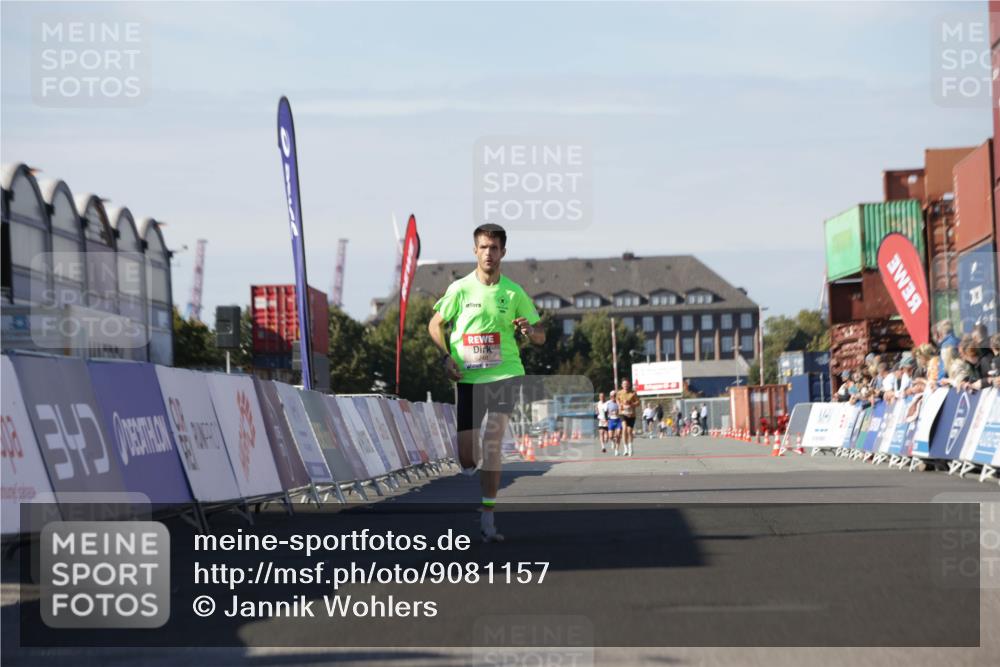 03.10.2025 - Köhlbrandbrückenlauf Jannik Wohlers http://msf.ph/oto/9081157 03.10.2025 12:50:36 Ziel 6248 meine-sportfotos.de