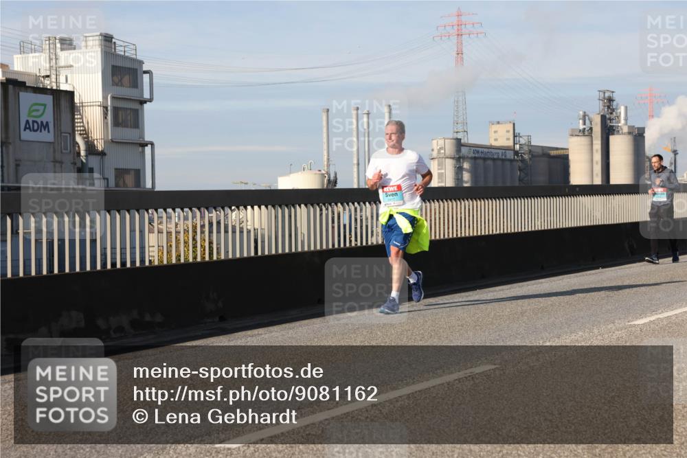 03.10.2025 - Köhlbrandbrückenlauf Lena Gebhardt http://msf.ph/oto/9081162 03.10.2025 10:04:09 Position 2  meine-sportfotos.de