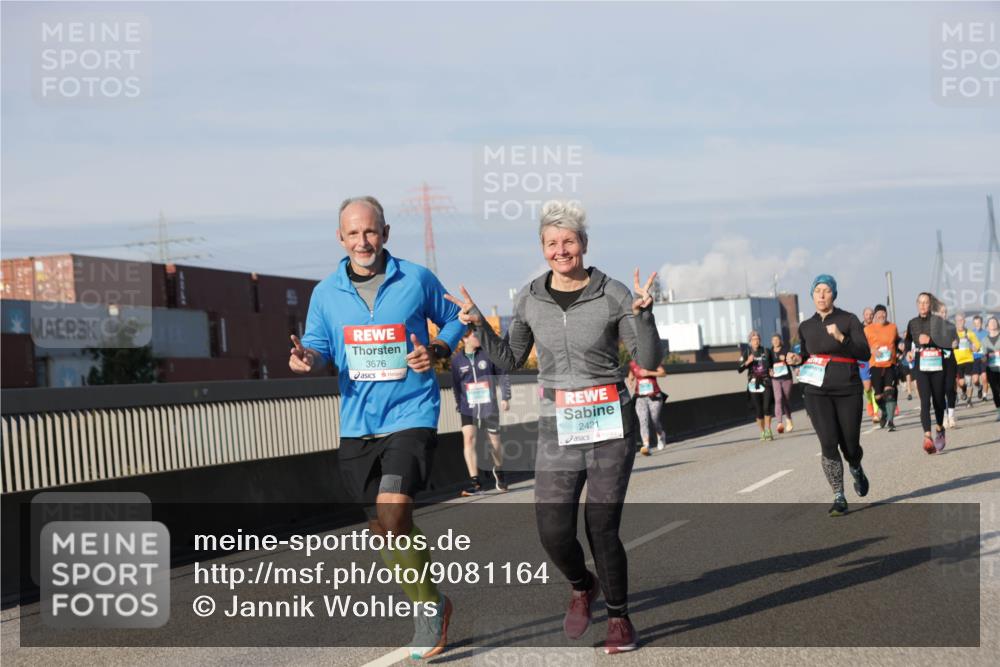 03.10.2025 - Köhlbrandbrückenlauf Jannik Wohlers http://msf.ph/oto/9081164 03.10.2025 10:02:15 Position 3 3676, 2421 meine-sportfotos.de