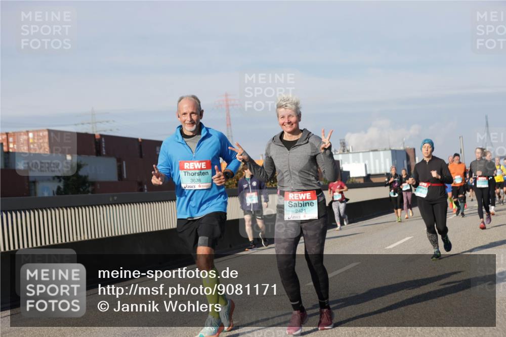 03.10.2025 - Köhlbrandbrückenlauf Jannik Wohlers http://msf.ph/oto/9081171 03.10.2025 10:02:15 Position 3 17, 3676, 2421 meine-sportfotos.de