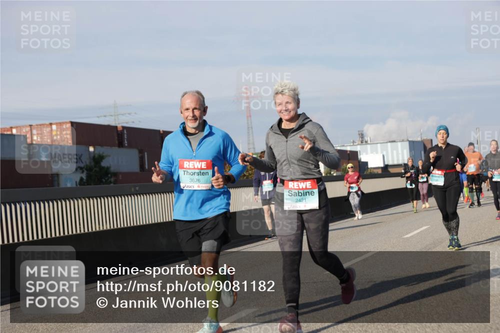 03.10.2025 - Köhlbrandbrückenlauf Jannik Wohlers http://msf.ph/oto/9081182 03.10.2025 10:02:15 Position 3 3676, 2421 meine-sportfotos.de