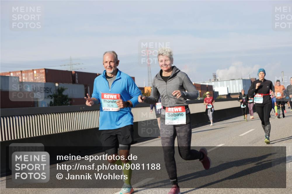 03.10.2025 - Köhlbrandbrückenlauf Jannik Wohlers http://msf.ph/oto/9081188 03.10.2025 10:02:15 Position 3 3676, 2421, 1538 meine-sportfotos.de