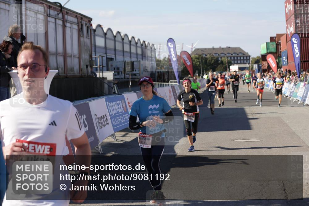 03.10.2025 - Köhlbrandbrückenlauf Jannik Wohlers http://msf.ph/oto/9081192 03.10.2025 13:18:00 Ziel 4333, 4366, 4620, 4682, 4950, 5129, 6153, 6326, 6435, 6633, 6634 meine-sportfotos.de