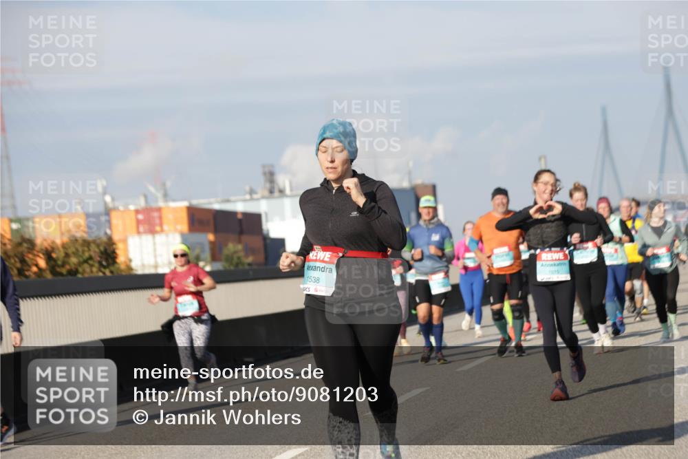 03.10.2025 - Köhlbrandbrückenlauf Jannik Wohlers http://msf.ph/oto/9081203 03.10.2025 10:02:16 Position 3 1538, 1615 meine-sportfotos.de