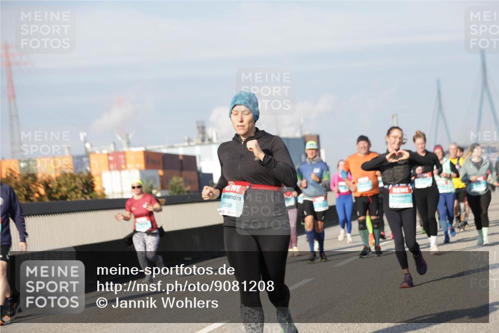 03.10.2025 - Köhlbrandbrückenlauf Jannik Wohlers http://msf.ph/oto/9081208 03.10.2025 10:02:16 Position 3 1538, 1615 meine-sportfotos.de