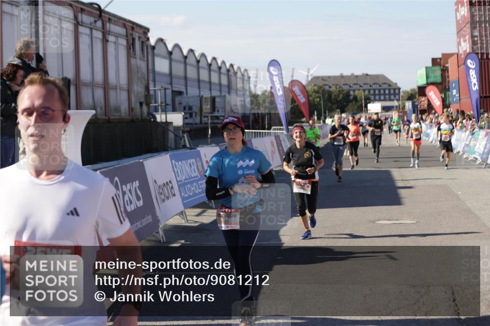 03.10.2025 - Köhlbrandbrückenlauf Jannik Wohlers http://msf.ph/oto/9081212 03.10.2025 13:18:00 Ziel 4333, 4366, 4620, 4682, 4950, 5129, 6153, 6326, 6435, 6633, 6634 meine-sportfotos.de