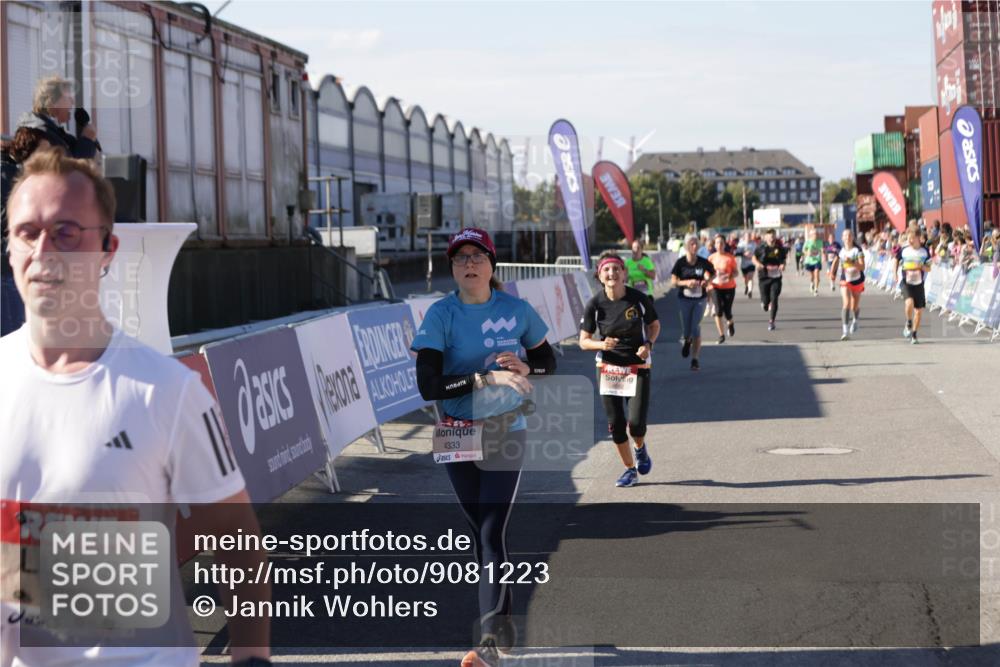 03.10.2025 - Köhlbrandbrückenlauf Jannik Wohlers http://msf.ph/oto/9081223 03.10.2025 13:18:00 Ziel 4333, 4366, 4620, 4682, 4950, 5129, 6153, 6326, 6435, 6633, 6634 meine-sportfotos.de